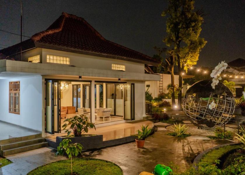 West Java Megamendung Hotel Exterior