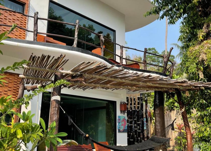 Surat Thani Province Koh Tao Exterior view