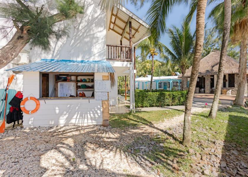  Tombeau Bay Attractions