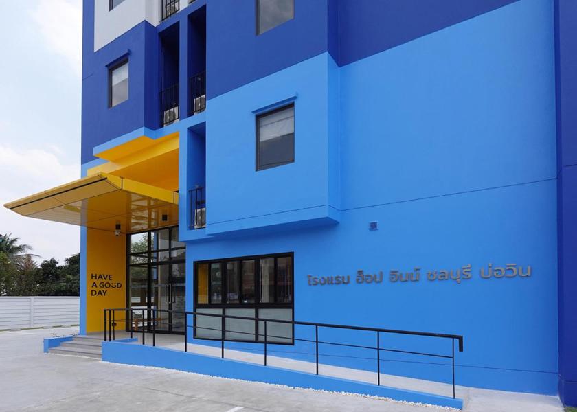  Pluak Daeng Exterior view