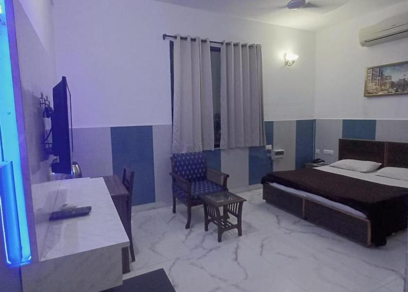 Himachal Pradesh Baddi Deluxe Room