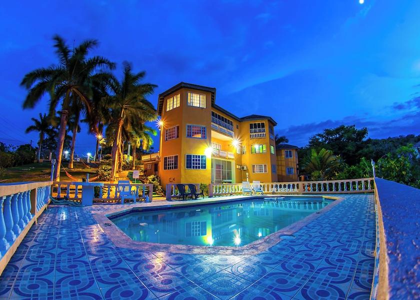 Saint James Montego Bay Courtyard
