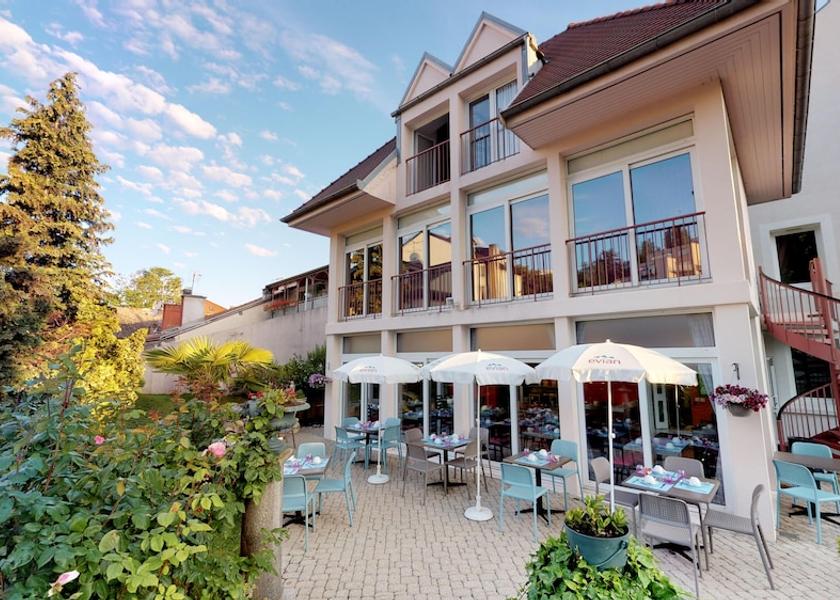 Auvergne-Rhône-Alpes Evian-les-Bains Terrace/patio