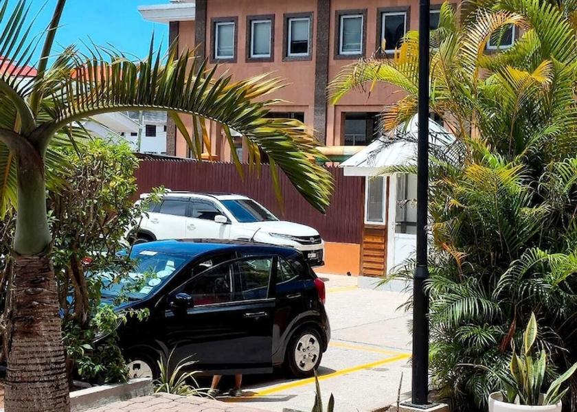  Praslin Island Property grounds