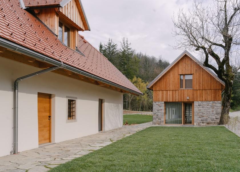  Postojna Exterior