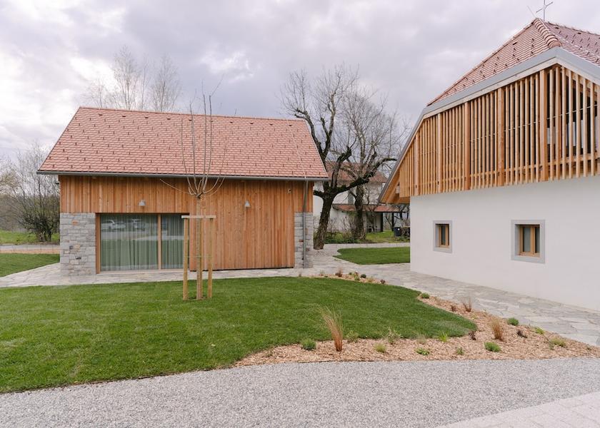  Postojna Exterior