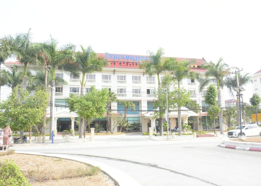 Xiangkhouang Province Phonsavan Front of property