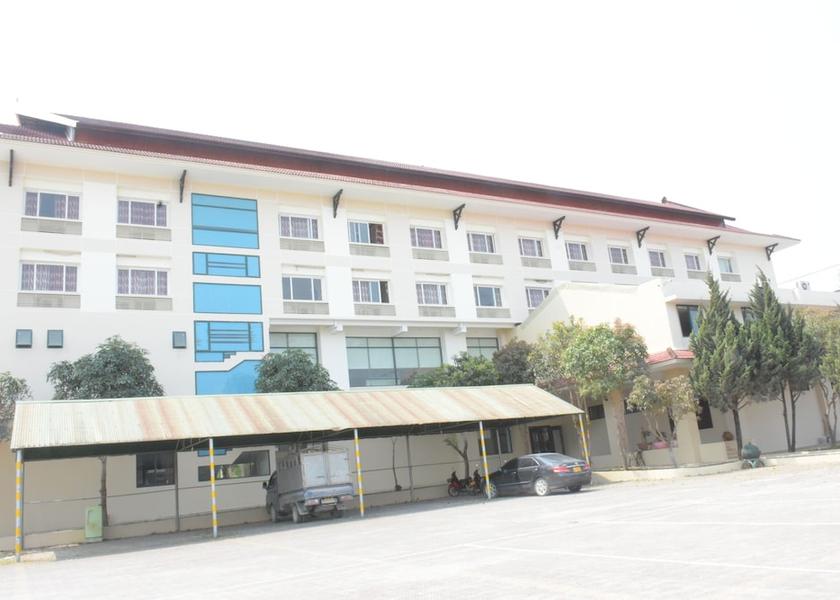 Xiangkhouang Province Phonsavan Front of property
