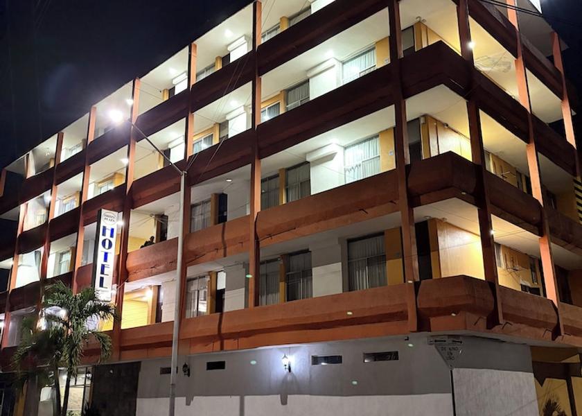 Michoacán Lazaro Cardenas Exterior