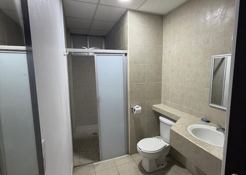 Michoacán Lazaro Cardenas Bathroom