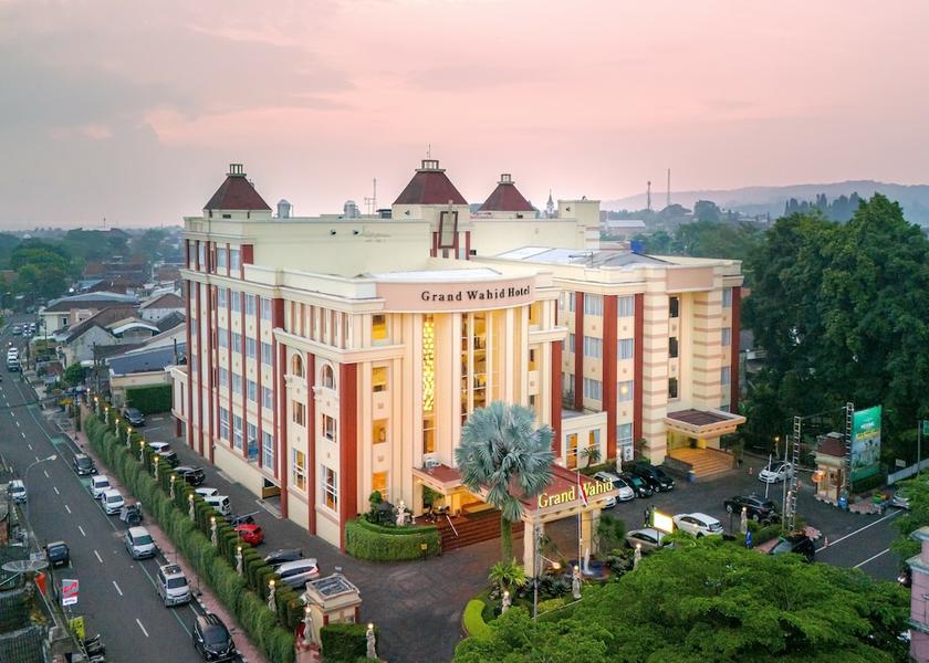 Central Java Salatiga Exterior