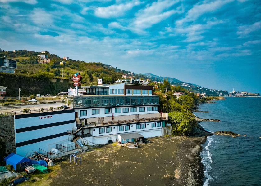 Trabzon Akçaabat Front of property