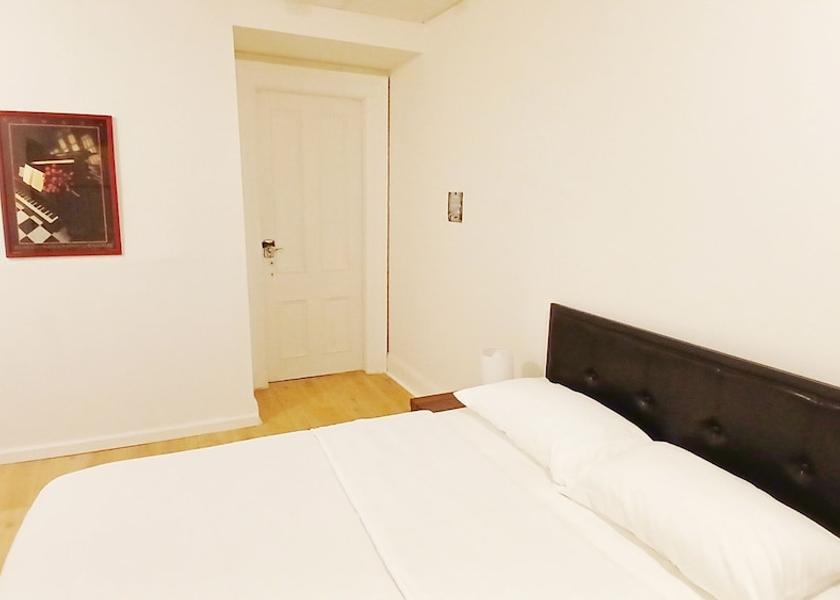 Connecticut New London Room
