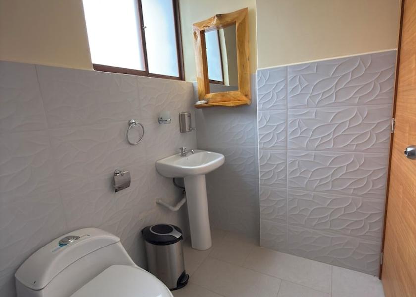 Pichincha Tababela Bathroom