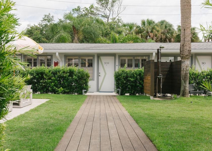 Florida Atlantic Beach Courtyard