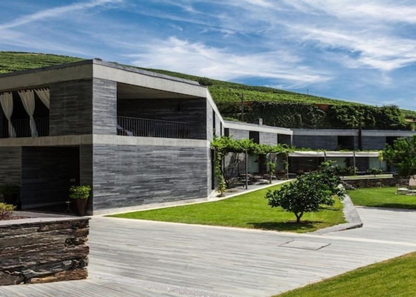 Vila Real Peso da Régua Front of property