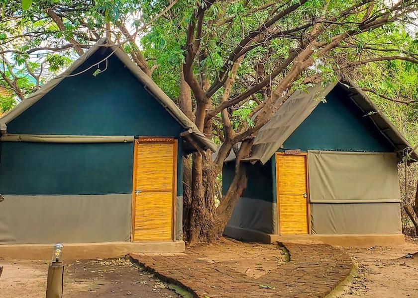 Eastern Mfuwe Exterior