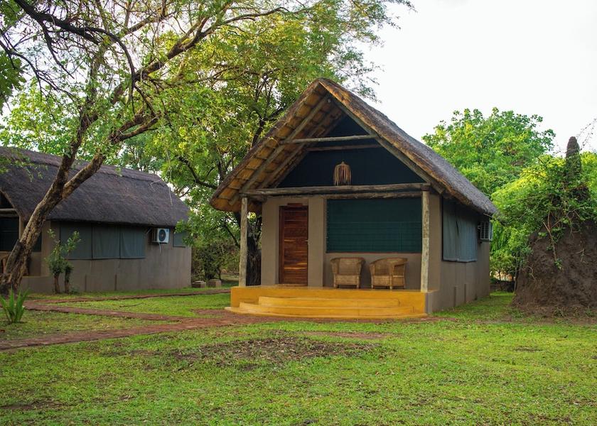 Eastern Mfuwe Room
