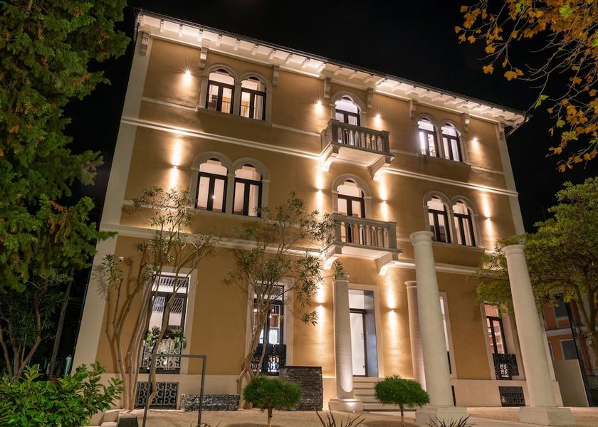  Izola Exterior