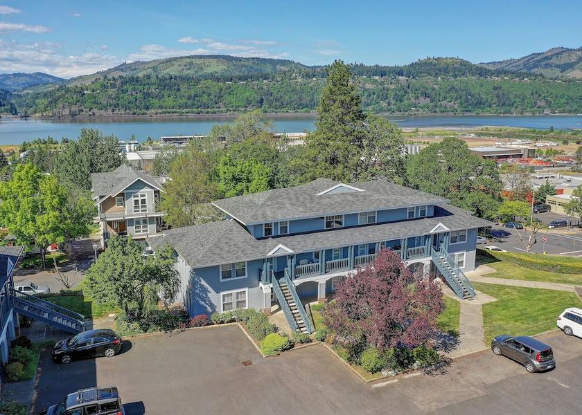 Oregon Hood River Front of property