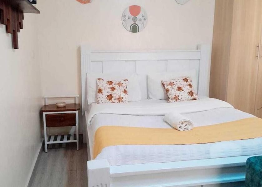  Ngong Room