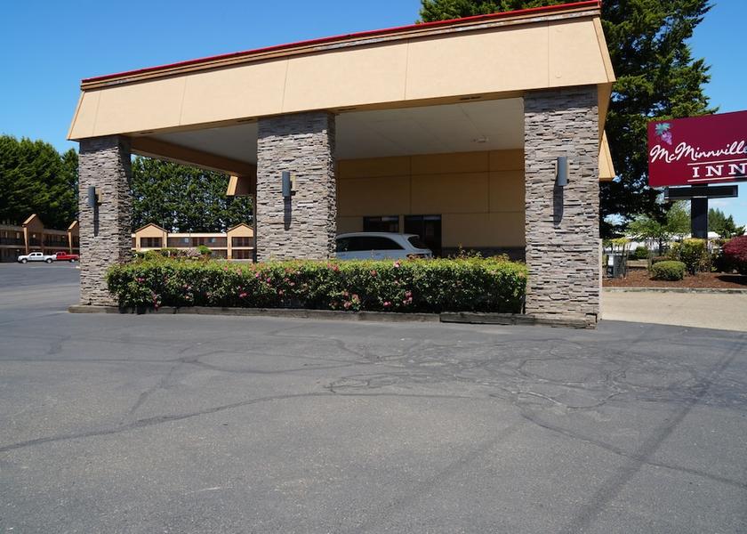 Oregon McMinnville Front of property