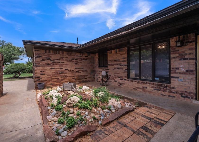 Texas Lubbock Property grounds