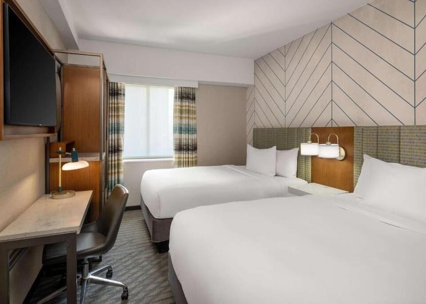 New York Long Island City Room