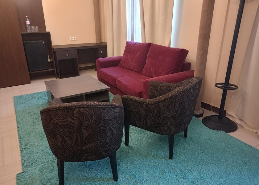  Algiers Room