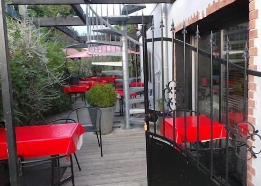 Brittany Lanester Restaurant