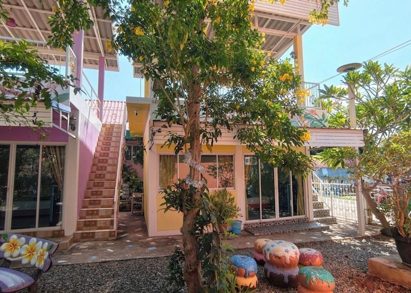 Chonburi Province Ko Sichang Terrace/patio