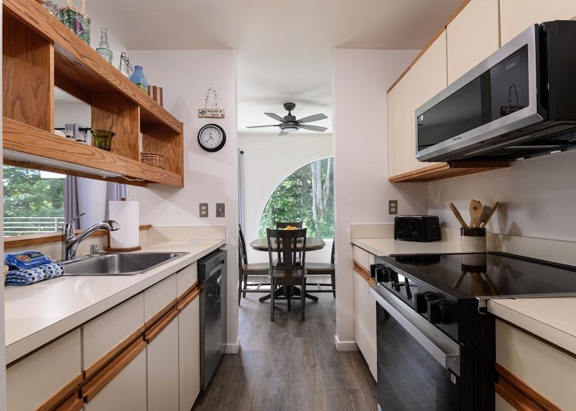 Vermont Warren Private kitchen