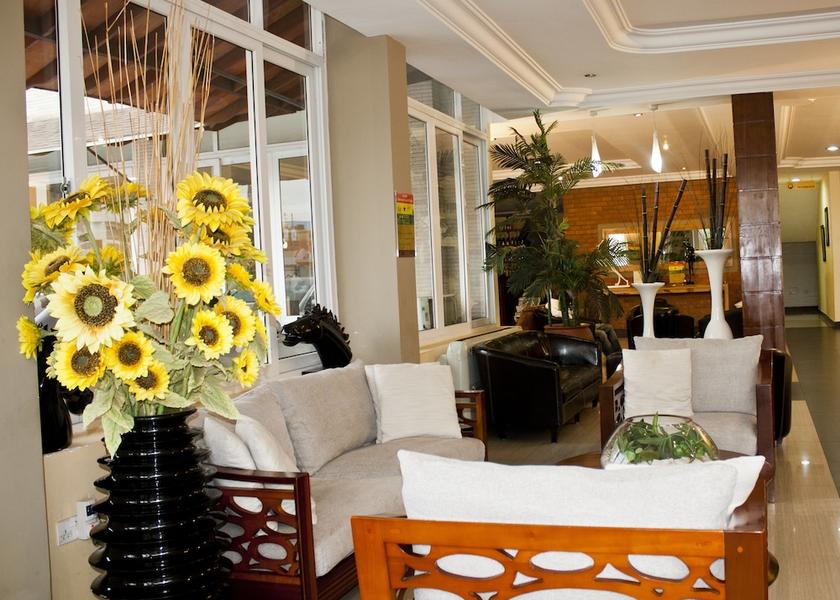 Accra Region Sakumono Lobby sitting area