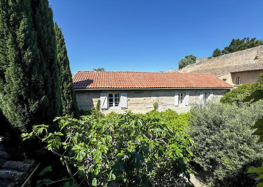 Occitanie Villeneuve-les-Avignon Garden view
