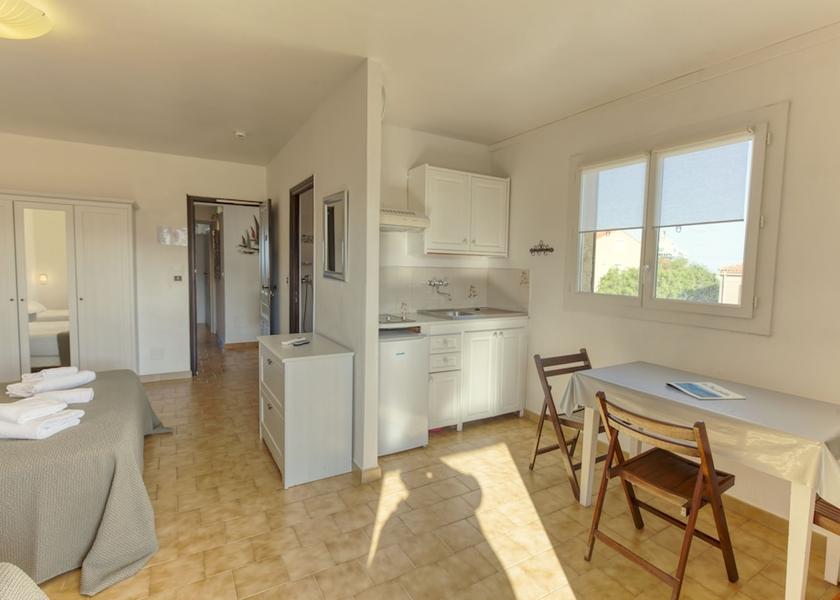 Corsica L'Île-Rousse Private kitchenette