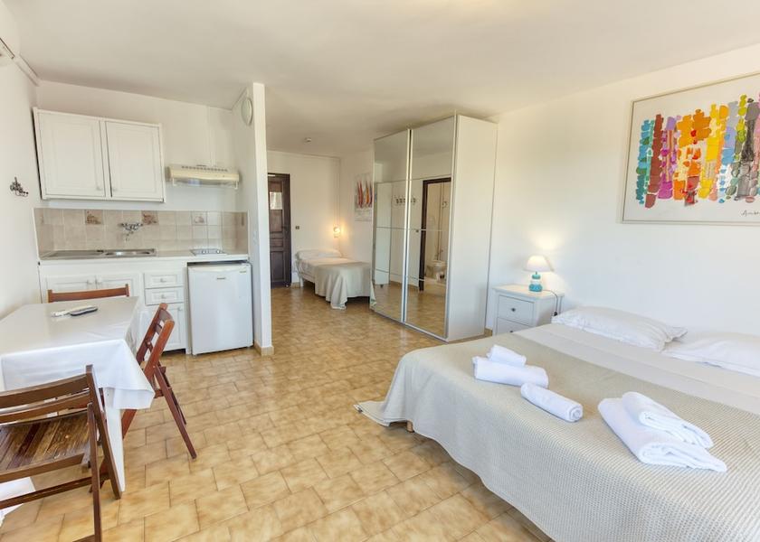 Corsica L'Île-Rousse Room