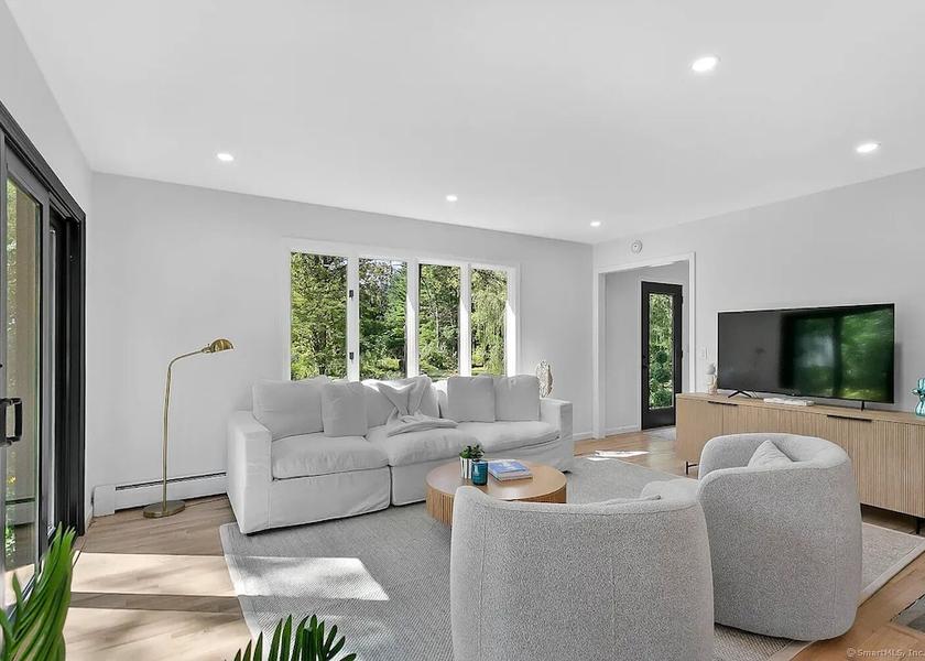 Connecticut Redding Living area