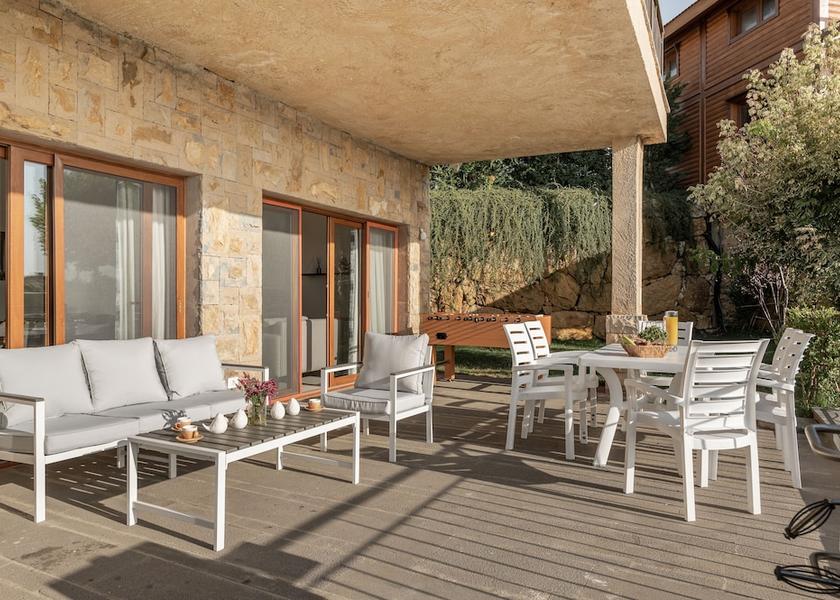 Keserwan-Jbeil Governorate Mzaar Kfardebian Terrace/patio
