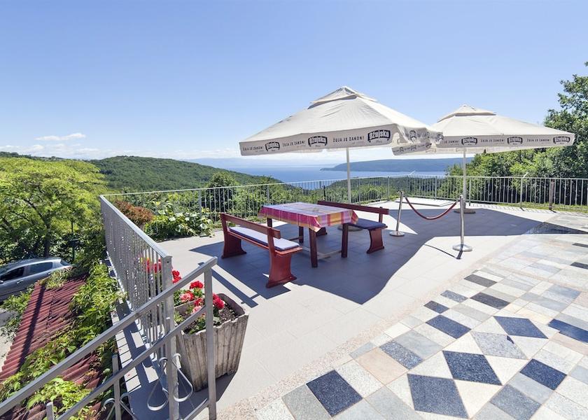 Primorje-Gorski Kotar Moscenicka Draga Terrace/patio
