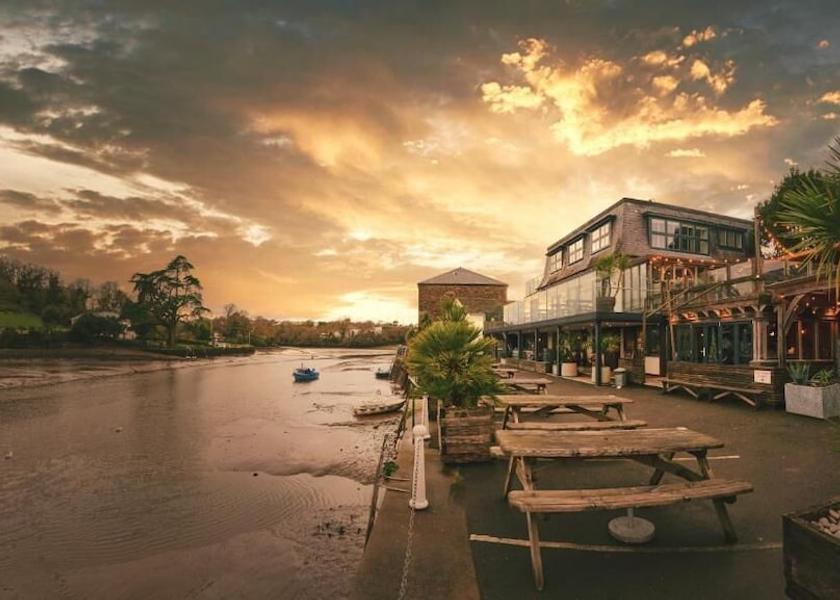 England Kingsbridge Outdoor dining