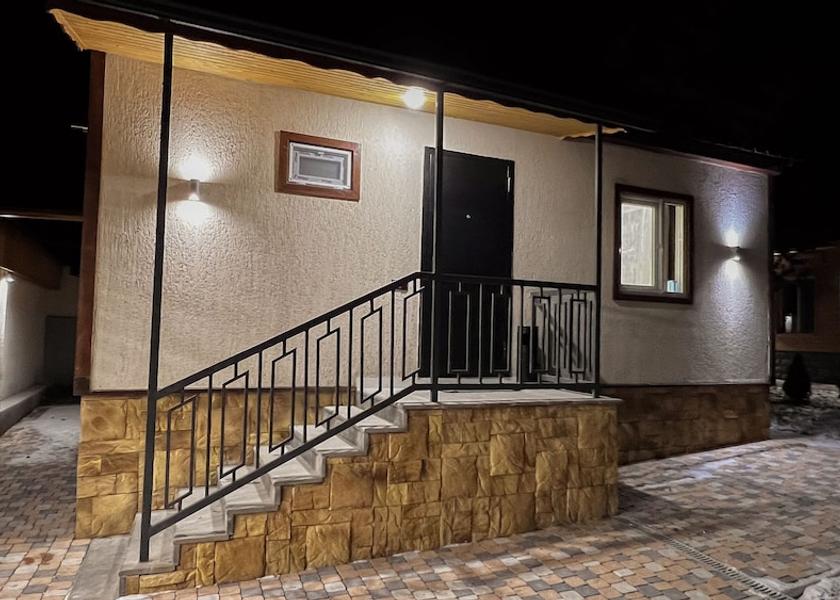  Tsaghkadzor Front of property