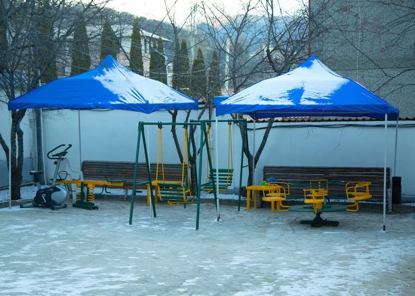  Tsaghkadzor Outdoor dining
