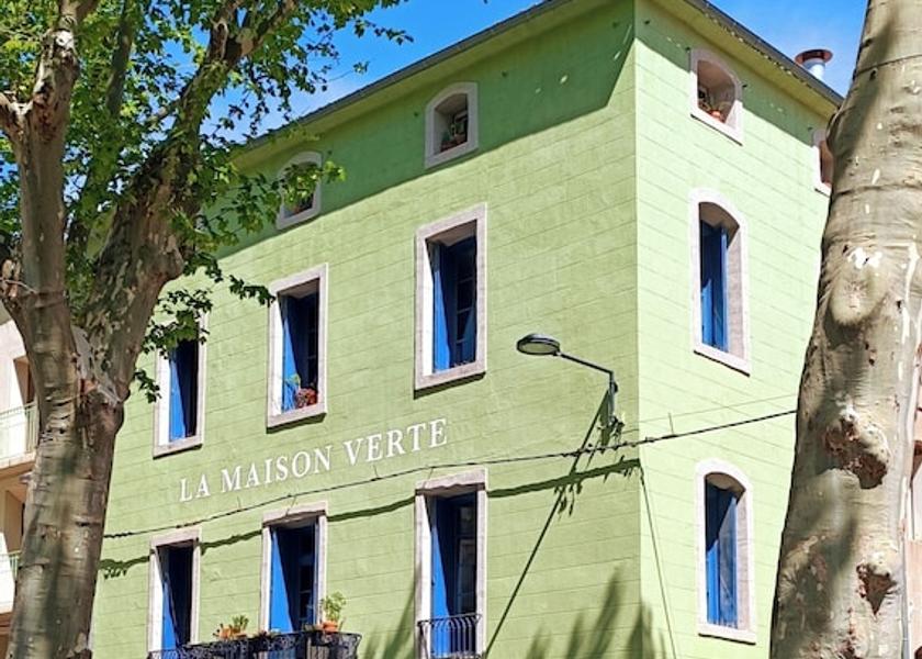 Occitanie Sète Front of property