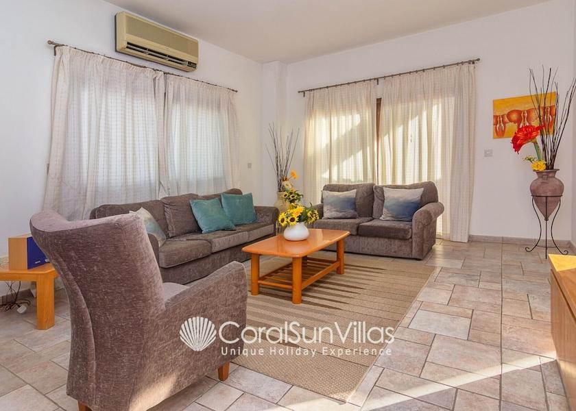 Paphos Pegeia Living area