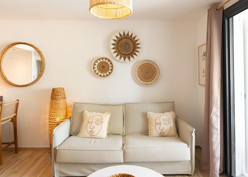  Orient Bay Living area