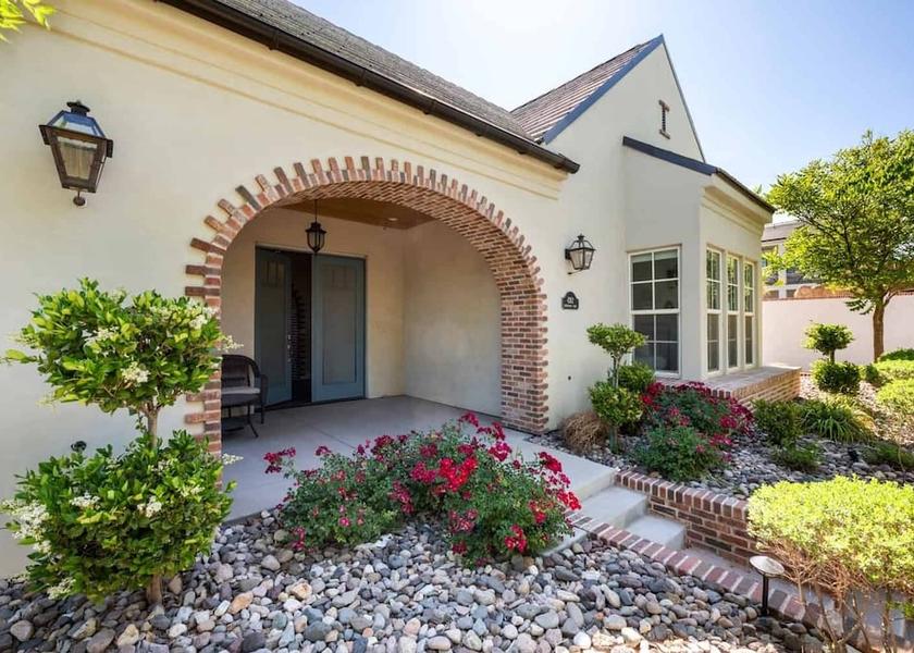 Utah Hurricane Exterior