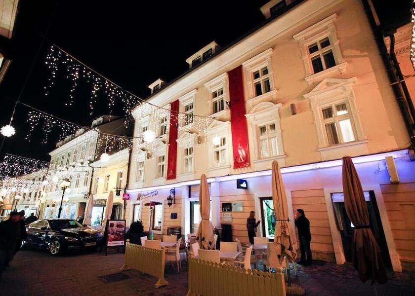  Kranj Outdoor dining