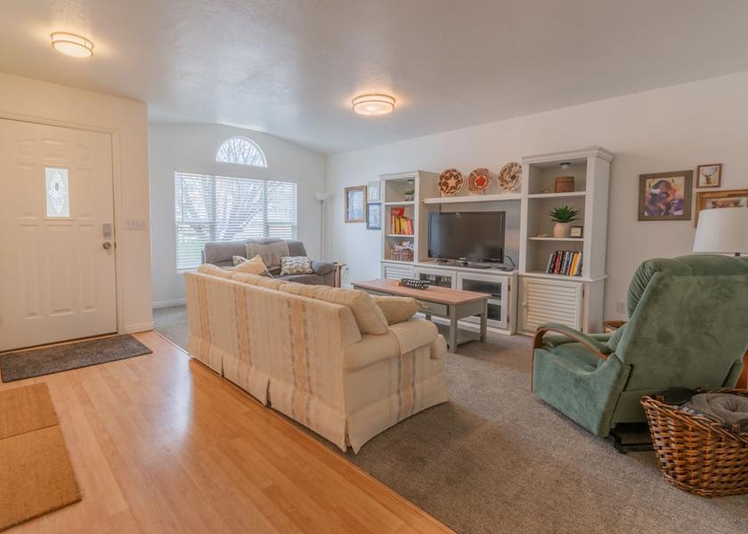 Utah Cedar City Living area