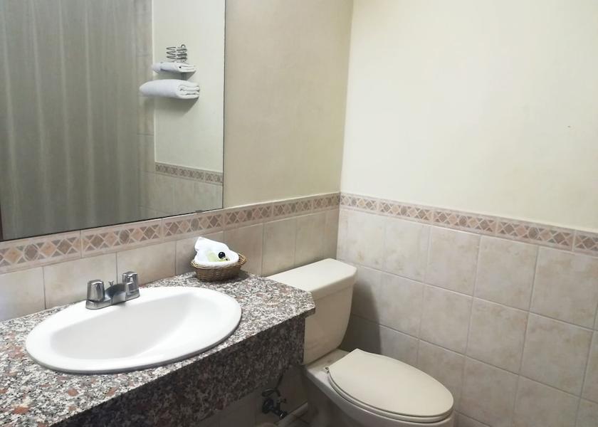  Antiguo Cuscatlán Bathroom
