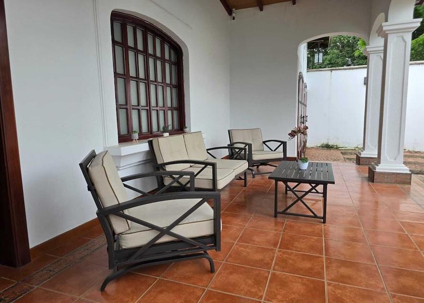 León Department León Porch